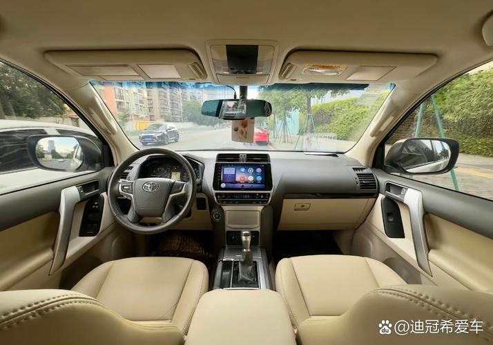 丰田suv车型内饰,丰田suv内部